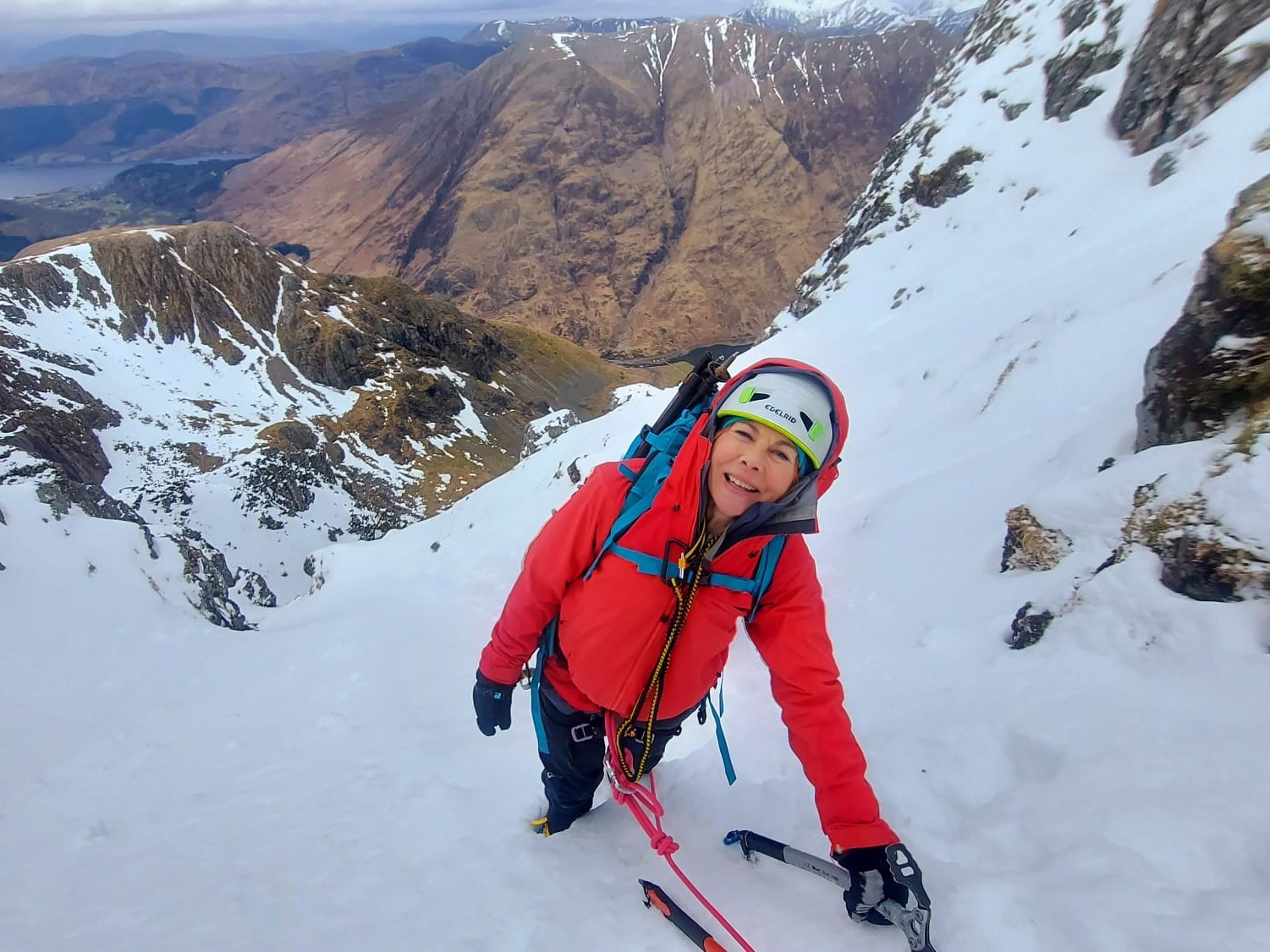 Winter Mountaineering Aonach Eagach Ridge (Grade II/III) GLEN COE